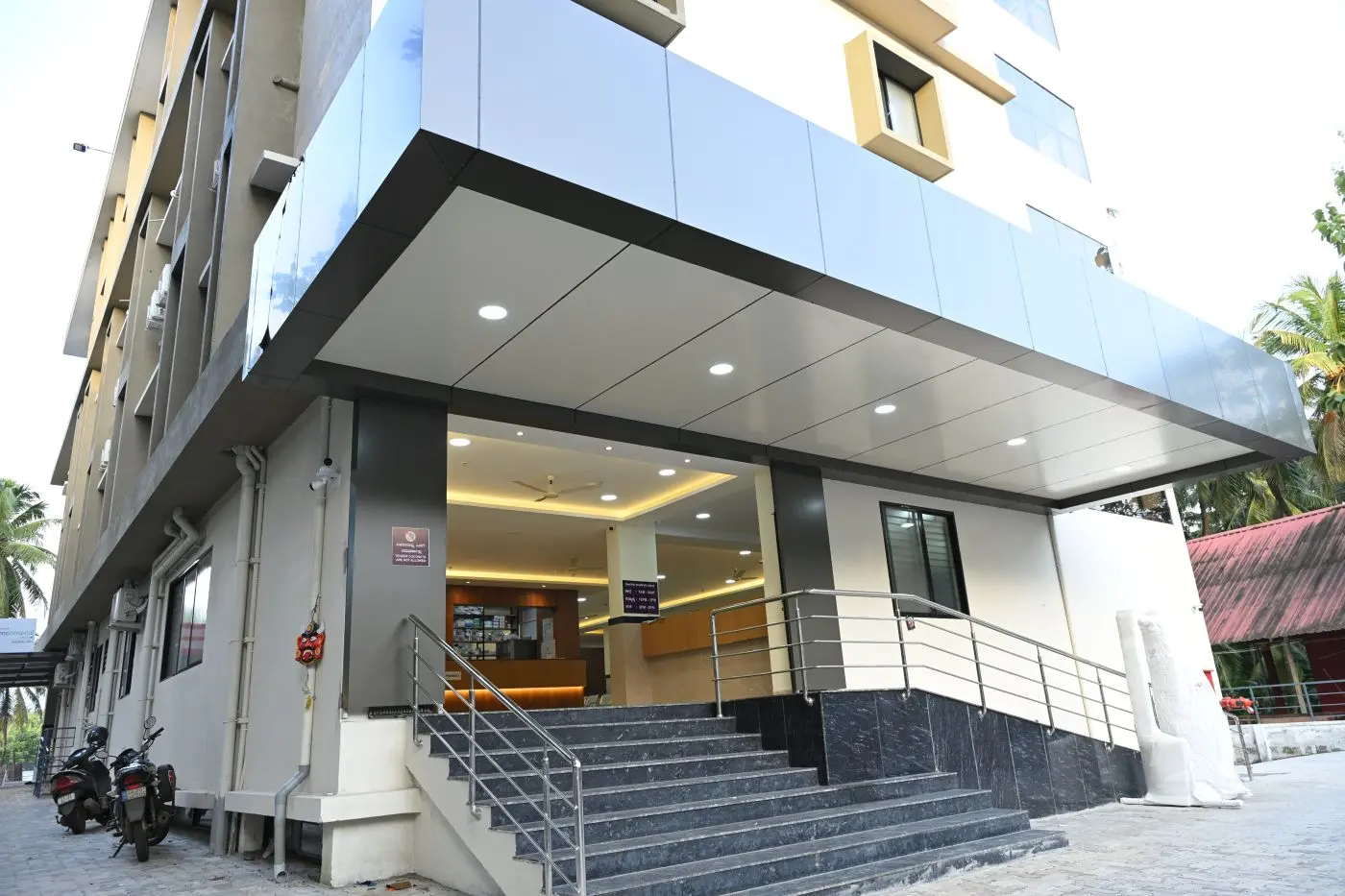 Souvrabhaa Hospital gallery photo 2